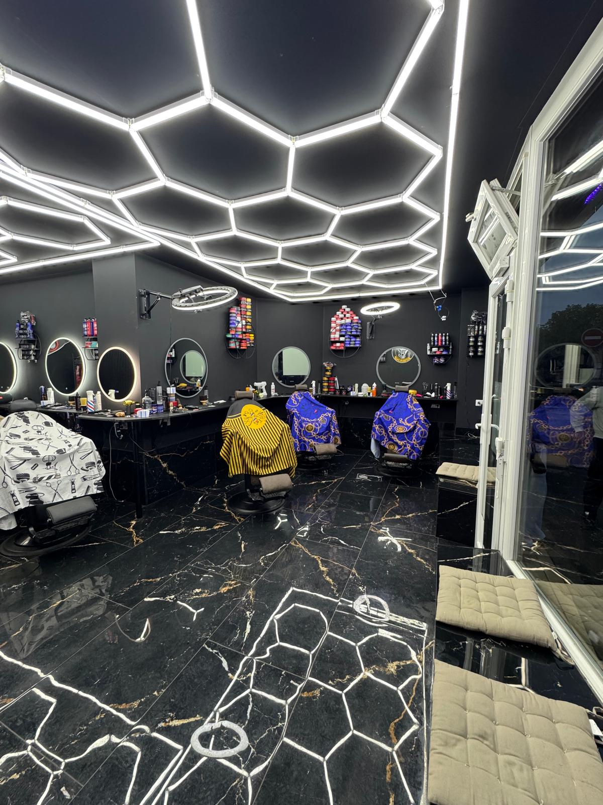 Intérieur du Pop's Barbershop